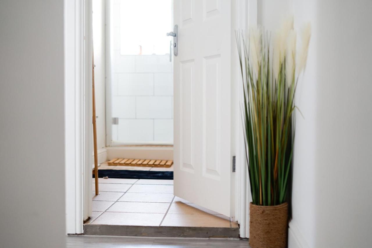 Brighton City Centre 2Br Apartment - Perfect For Contractors, Families & Groups - Free Parking & Walk To Beach Buitenkant foto
