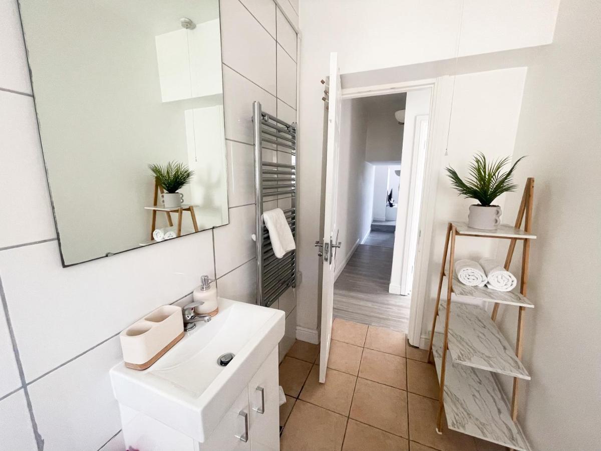 Brighton City Centre 2Br Apartment - Perfect For Contractors, Families & Groups - Free Parking & Walk To Beach Buitenkant foto